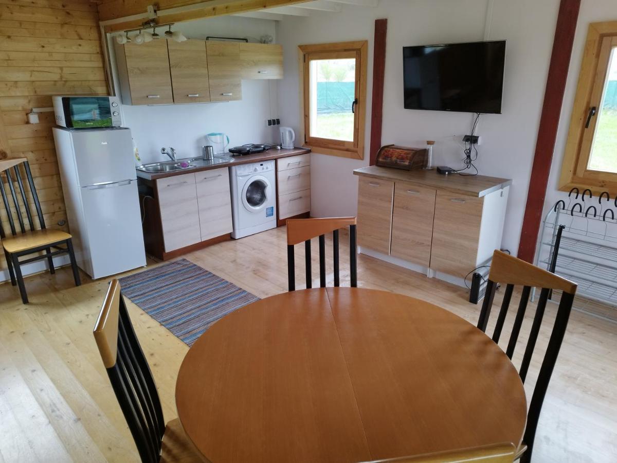 Domek Caloroczny Zastan Esterno foto