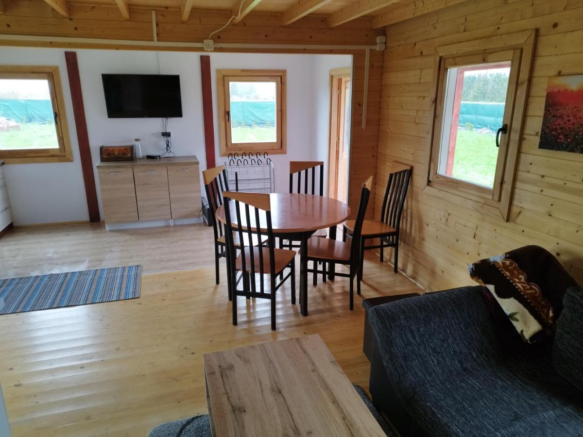 Domek Caloroczny Zastan Esterno foto