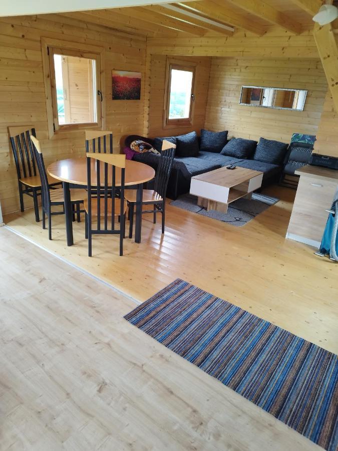 Domek Caloroczny Zastan Esterno foto